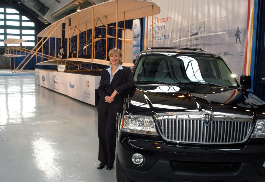  Lincoln Aviator 2003 года  (фото 3 из 57)